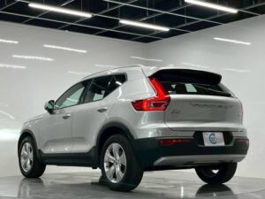 2019 Volvo XC40 Momentum T4 — photo 2