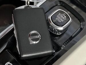 2021 Volvo XC60 B5 — photo 2