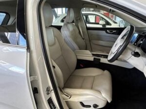 2021 Volvo XC60 B5 — photo 4