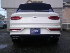 2023 Bentley Bentayga Azure — photo 3