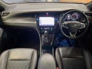 2020 Toyota Harrier Premium — photo 2