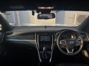 2019 Toyota Harrier Premium — photo 2