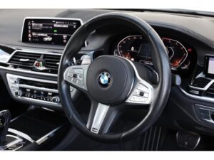 2019 BMW 740d xDrive M Sport — photo 4