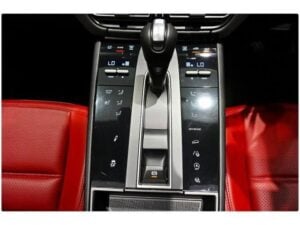 2024 Porsche Macan — photo 3