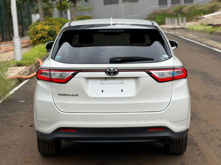 2018 Toyota Harrier — photo 4