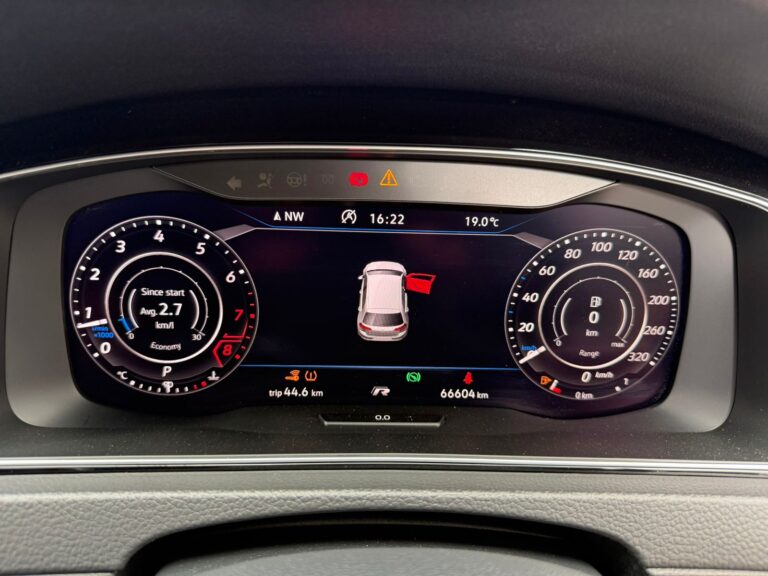 2018 Volkswagen Golf R MK7.5 — photo 9