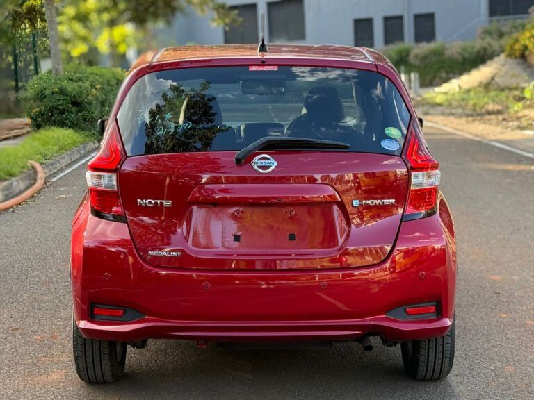 2018 Nissan Note Medalist E-Power — photo 9