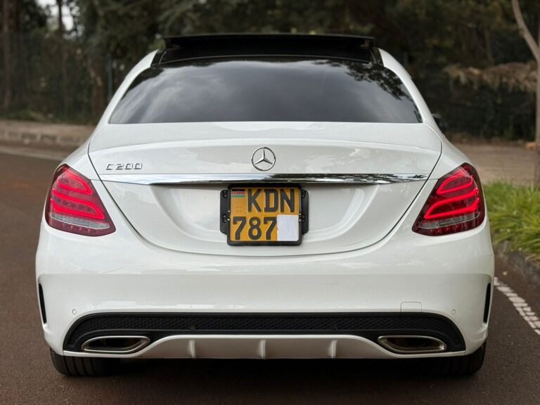 2016 Mercedes-Benz C200 W205 AMG-Trim — photo 3