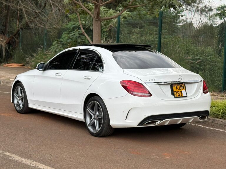 2016 Mercedes-Benz C200 W205 AMG-Trim — photo 4