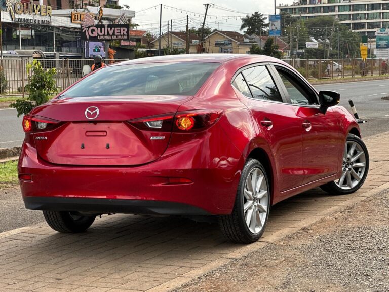 2018 Mazda Axela Saloon — photo 6