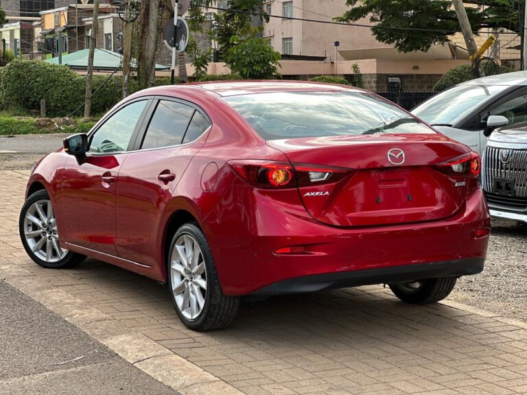 2018 Mazda Axela Saloon — photo 5
