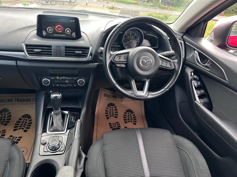 2018 Mazda Axela Saloon — photo 3