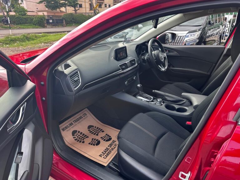 2018 Mazda Axela Saloon — photo 9