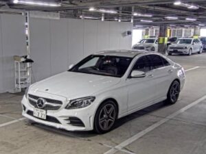 2019 Mercedes-Benz C200 Avantgarde AMG Line — photo 2