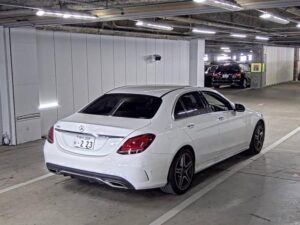 2019 Mercedes-Benz C200 Avantgarde AMG Line — photo 4