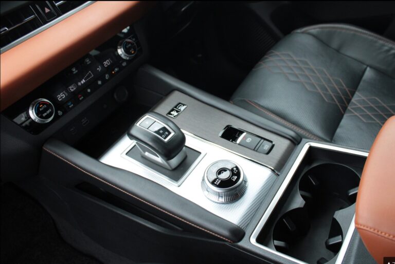2021 Mitsubishi Outlander PHEV — photo 5