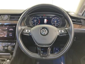 2019 Volkswagen Passat TSI High Line — photo 2