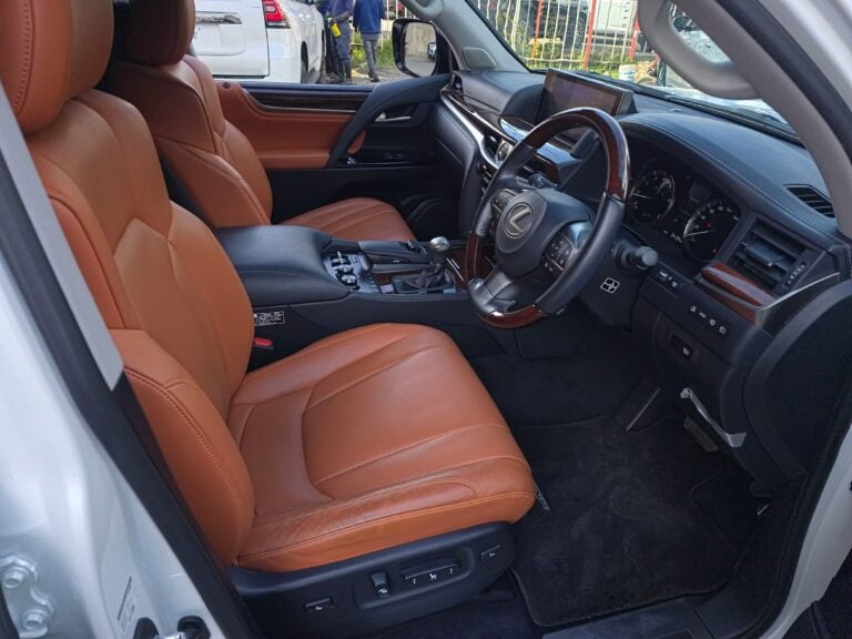 2018 Lexus LX570 — photo 4