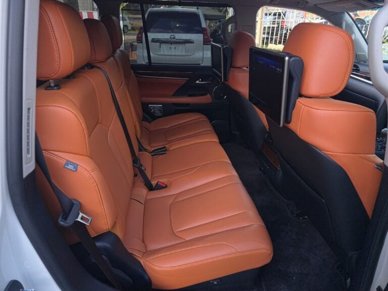 2018 Lexus LX570 — photo 6