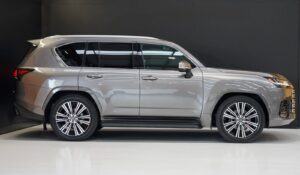 2025 Lexus LX 500d Limited — photo 2