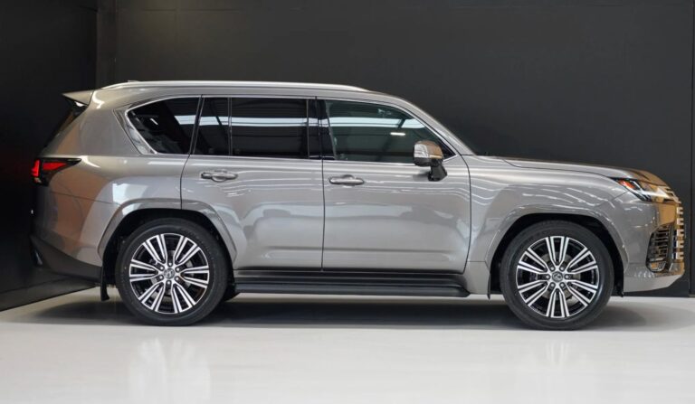 2025 Lexus LX 500d Limited — photo 2