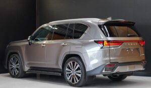 2025 Lexus LX 500d Limited — photo 4