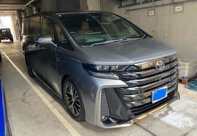 2025 Toyota Vellfire Executive Lounge.
