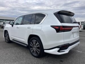 2023 Lexus LX600 — photo 2