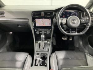 2020 Volkswagen Golf R — photo 4