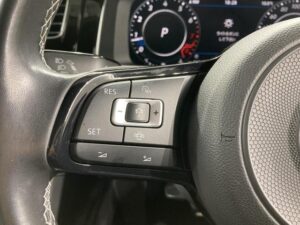 2020 Volkswagen Golf R — photo 3