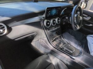 2020 Mercedes Benz GLC300 4MATIC AMG Line — photo 2