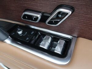 2023 Range Rover Vogue Autobiography D300 SWB — photo 3