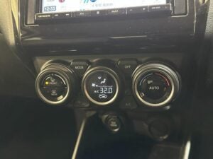 2020 Suzuki Swift Hybrid RS — photo 3