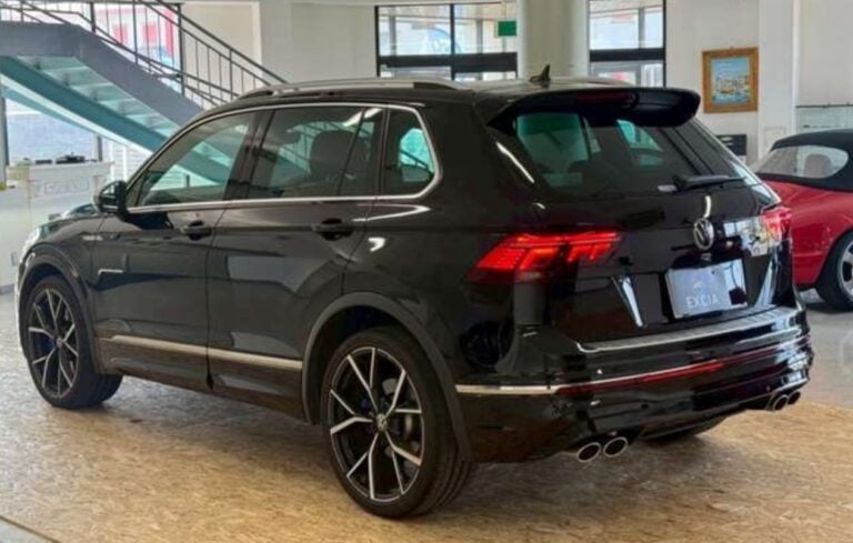 2023 Volkswagen Tiguan R 2.0 4Motion — photo 6