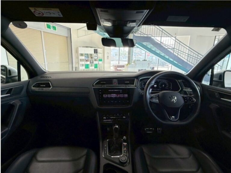 2023 Volkswagen Tiguan R 2.0 4Motion — photo 5