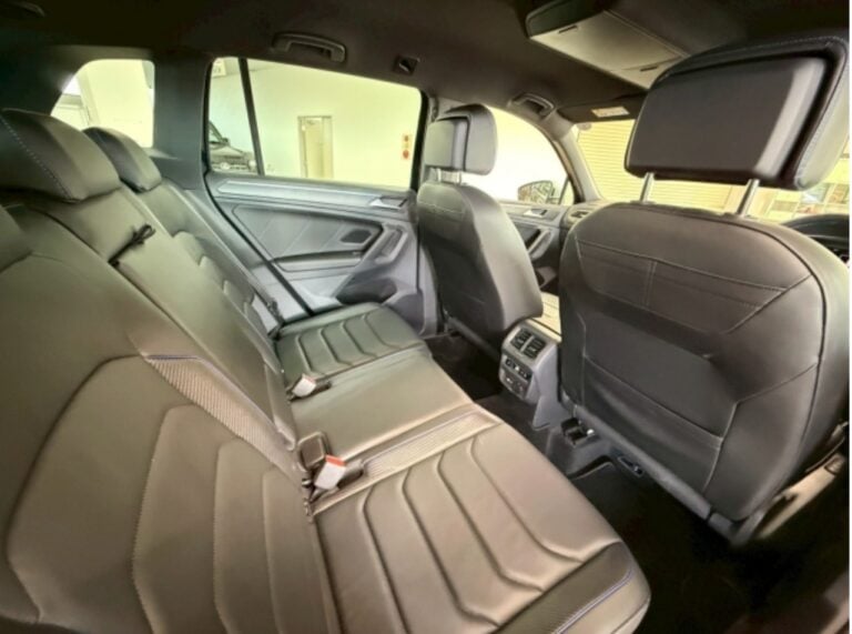 2023 Volkswagen Tiguan R 2.0 4Motion — photo 3