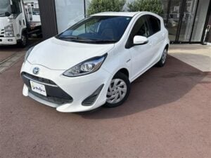 2019 Toyota Aqua Hybrid 1.5L — photo 2