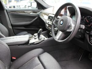 2019 BMW 5 Series 523d Touring M-Sport 2.0 — photo 3