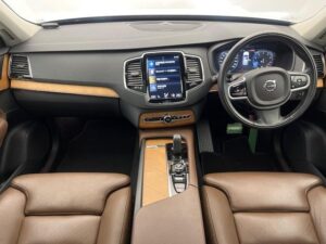 2022 Volvo XC90 B5 AWD Momentum 2.0 — photo 2