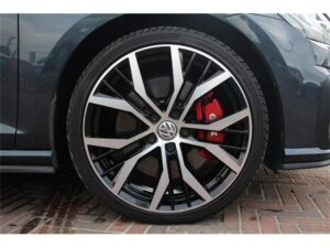 2019 Volkswagen Golf GTi Performance 2.0 — photo 2