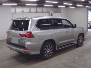 2021 Lexus LX570 5.7L — photo 3