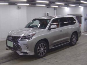 2021 Lexus LX570 5.7L — photo 4