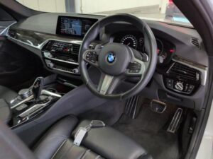 2019 BMW 5 Series 523d M-Sport 2.0 — photo 2