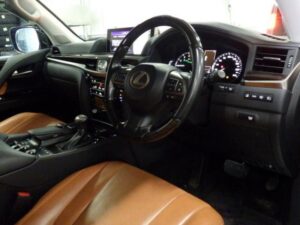 2020 Lexus LX570 5.7L — photo 2