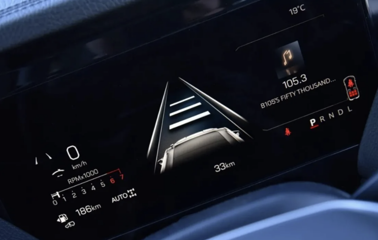 2025 GMC YUKON DENALI 6.2L EcoTec3 V8 — photo 7