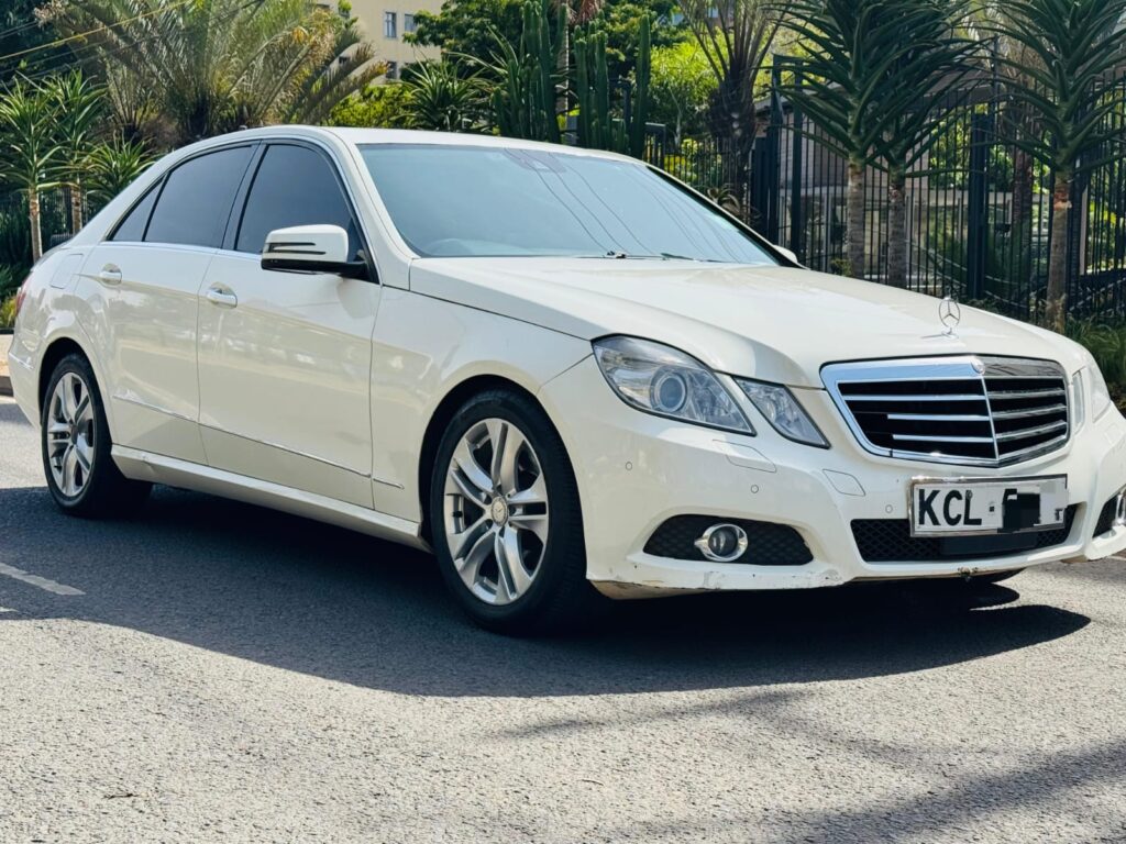 2010 Mercedes-Benz E300