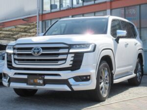 2025 Toyota Land Cruiser ZX 300 Series 3.5L — photo 2
