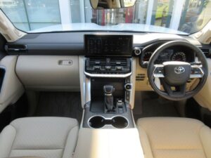 2025 Toyota Land Cruiser ZX 300 Series 3.5L — photo 3