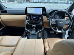 2023 Lexus LX600 3.5L — photo 3