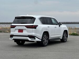 2023 Lexus LX600 3.5L — photo 4